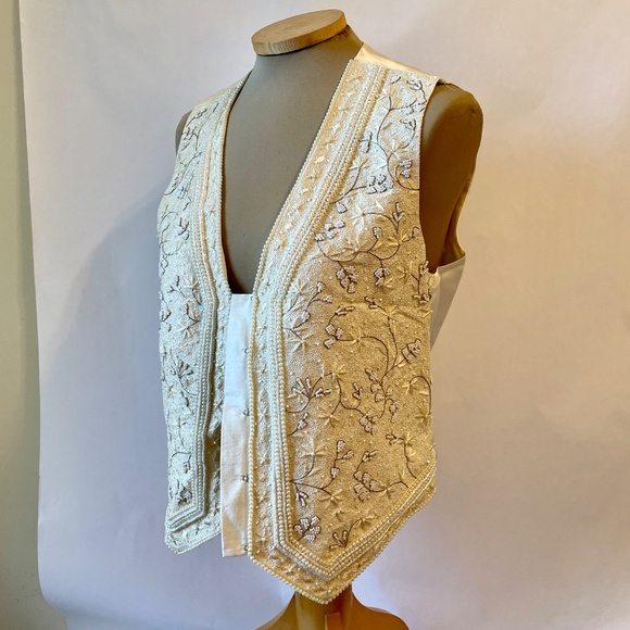 VINTAGE LIZ CLAIRBORN Beaded Embroidered Silk Vest Ivory Petite - Picture 6 of 14